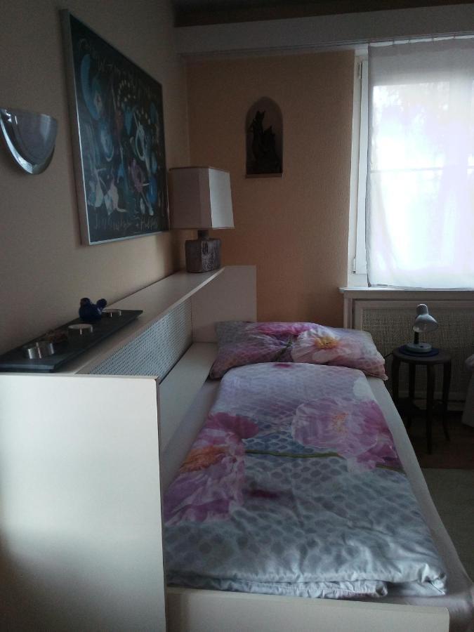 Ferienwohnung Rose-Marie'S Paradies Aesch Zimmer foto