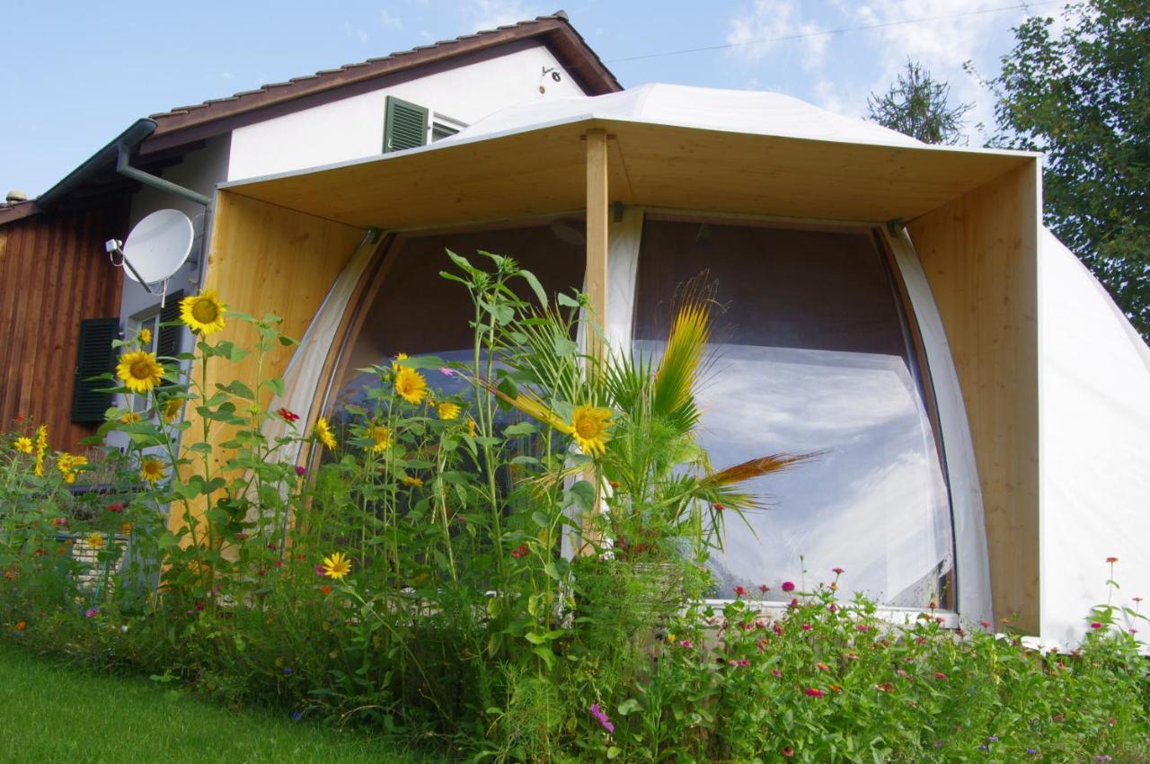 Ferienwohnung Rose-Marie'S Paradies Aesch Exterior foto
